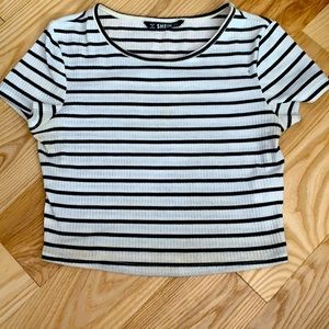 Selling never worn stripe crop top, perfect for summer!